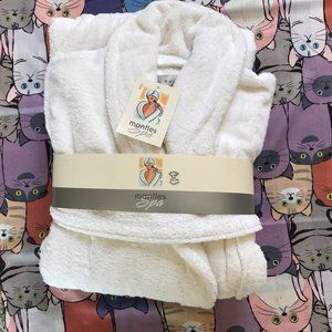Mantles Bath robe-NWT